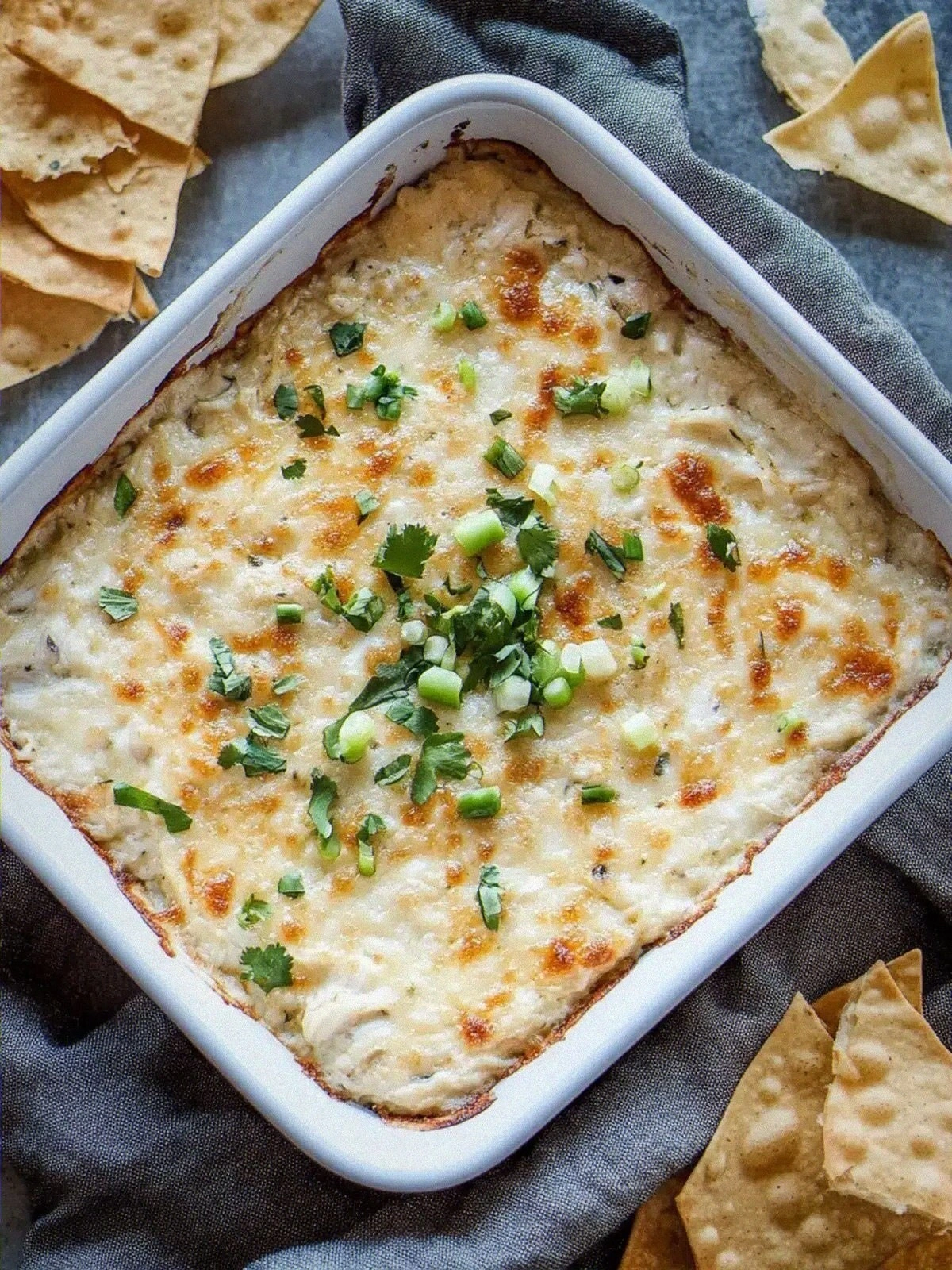 Creamy Crab Rangoon Dip for Effortless Party Pleasing
