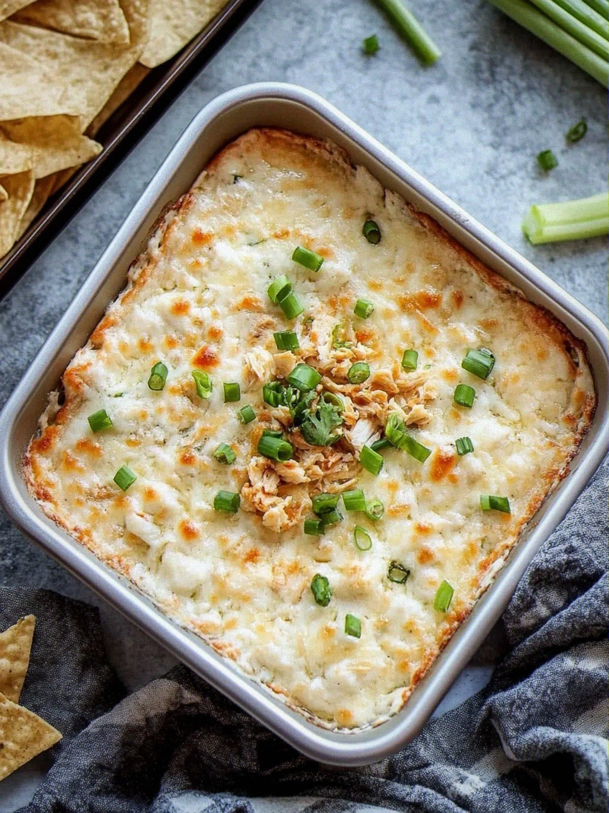 Creamy Crab Rangoon Dip for Effortless Party Pleasing